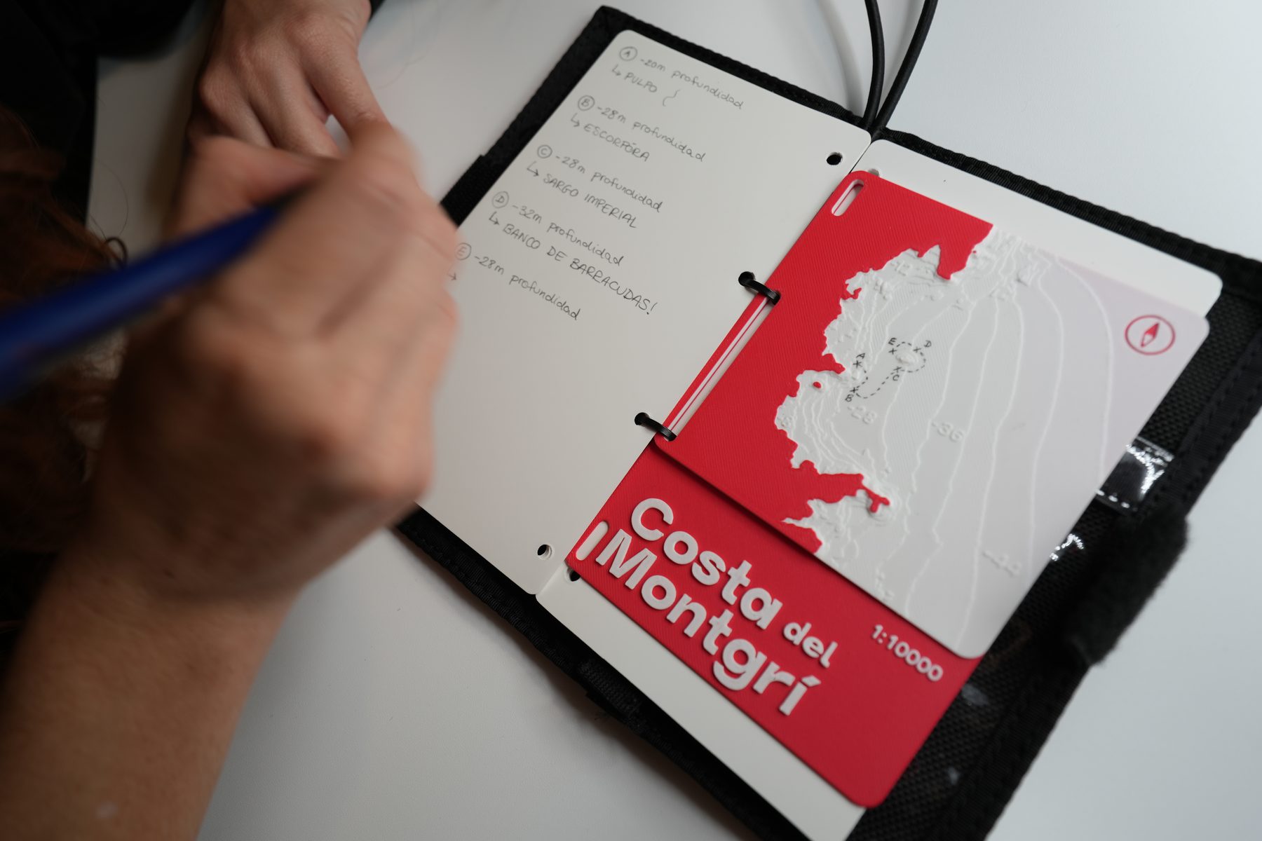 Laminated wetnote dive maps